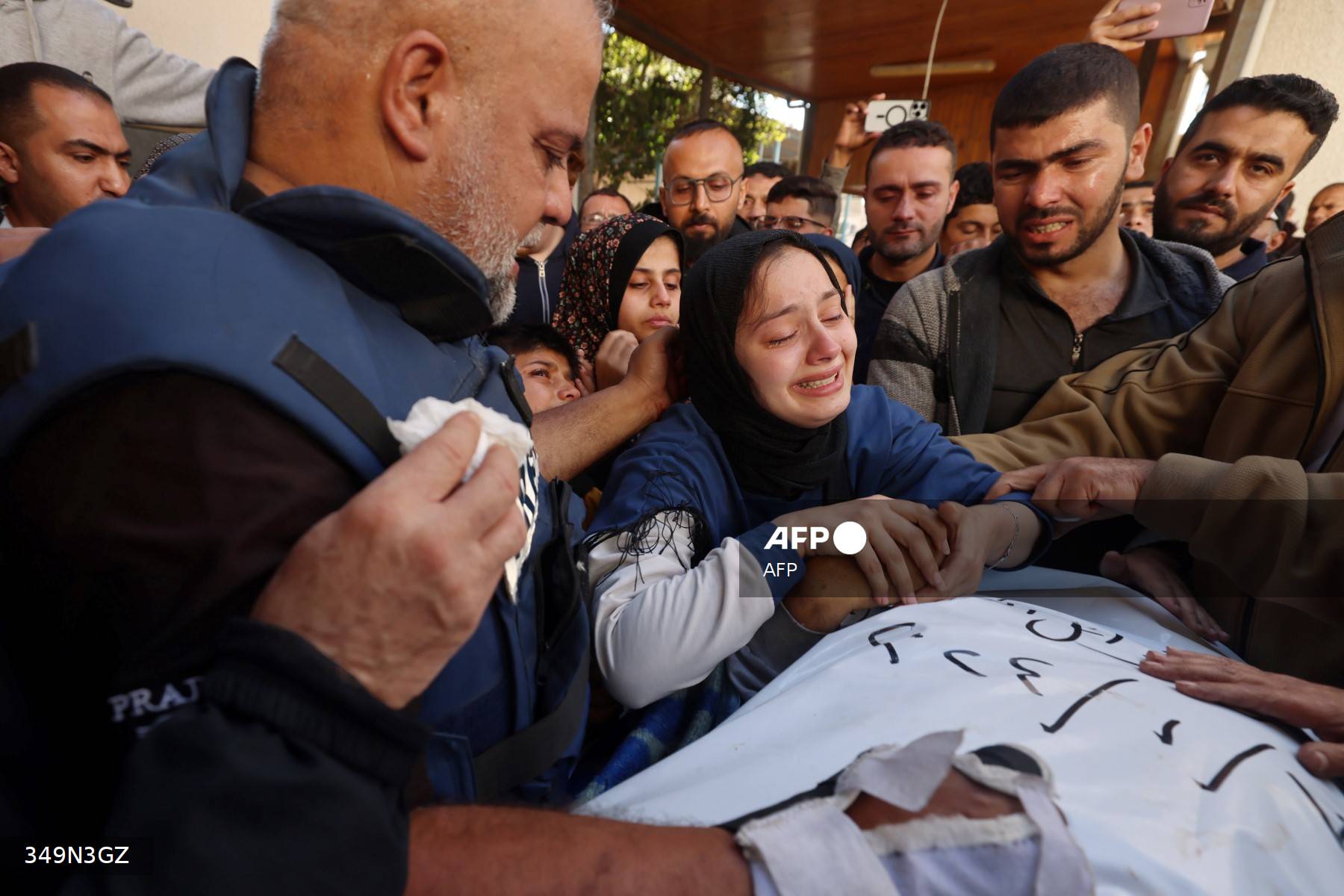 خمسة أخبار بارزة في صباح النهار ... اختراق المطار لإثارة الفتنة، نصرالله مقررا بالتفاوض والميدان؟